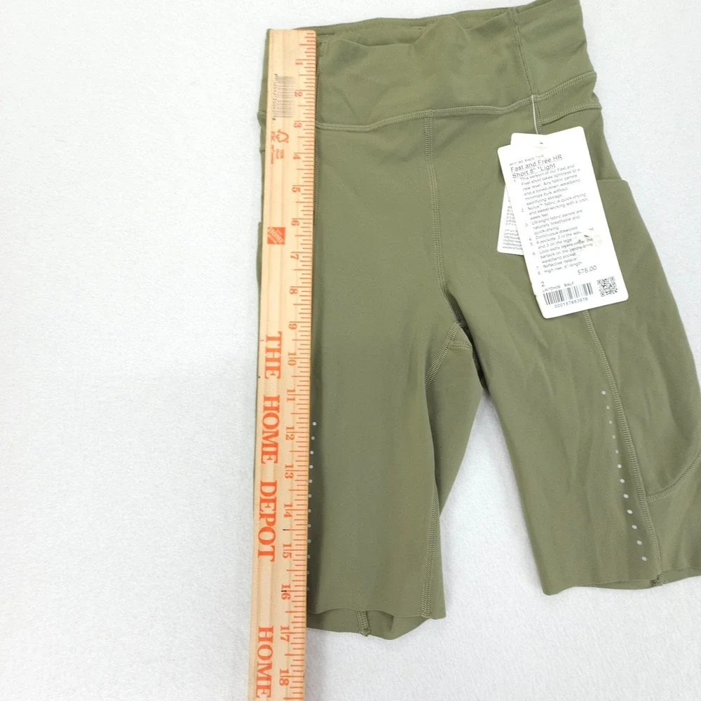 Lululemon Shorts Womens 2 Bay Leaf Fast and Free HR 8 Inch Light NWT Running